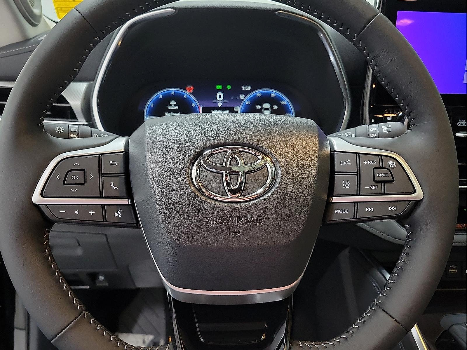 Certified 2026 Toyota Highlander Platinum AWD/4WD image 18