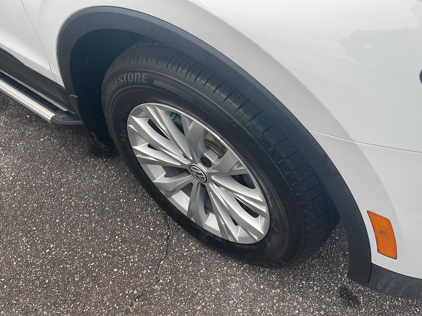 Used 2019 Volkswagen Tiguan SE w/ Panoramic Sunroof Package image 4