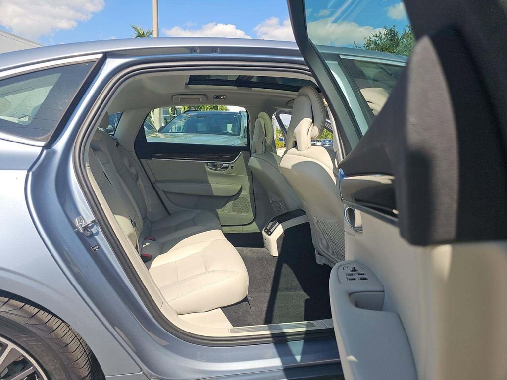 Used 2018 Volvo S90 T5 Momentum w/ Convenience Package AWD/4WD image 6