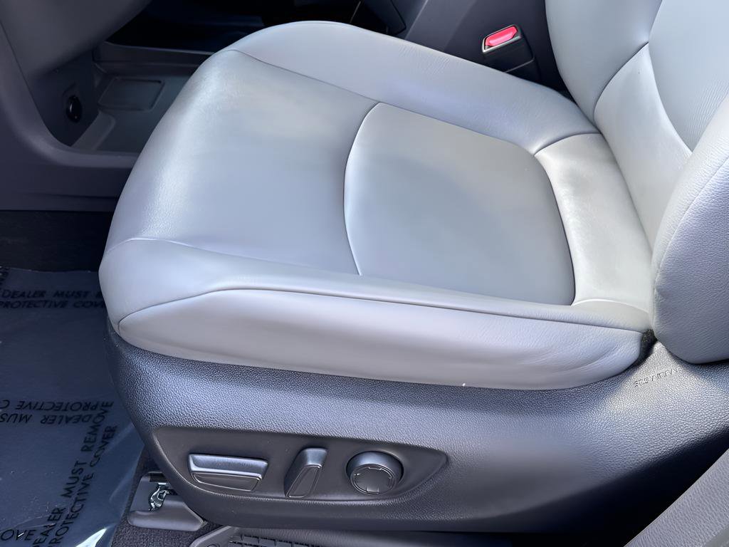 Used 2022 Toyota Sienna XLE w/ XLE Plus Package image 27