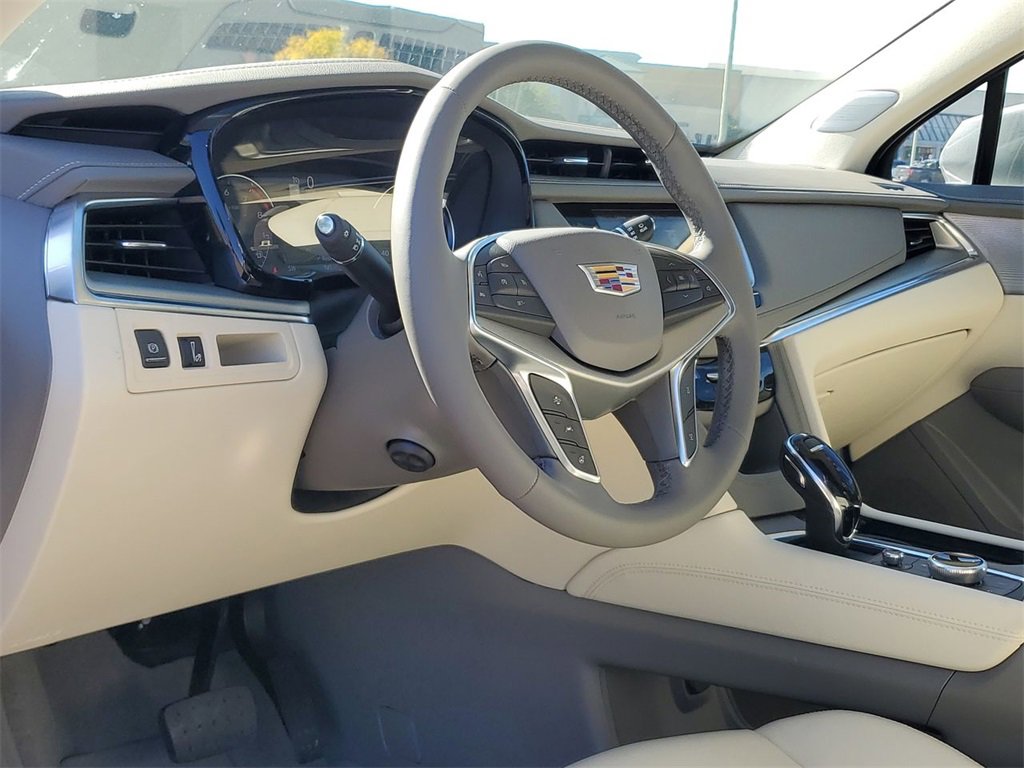 New 2025 Cadillac XT5 Premium Luxury w/ LPO, Floor Liner Package image 10