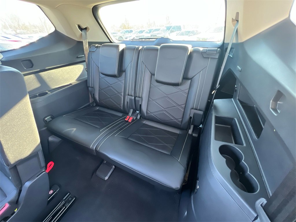 Used 2025 Volkswagen Atlas SE image 35