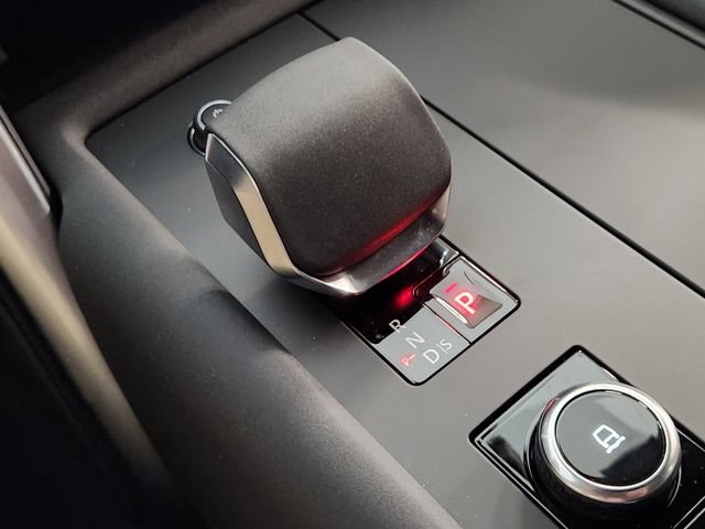 New 2026 Land Rover Discovery S AWD/4WD image 18