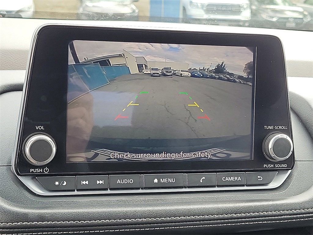 Used 2023 Nissan Rogue SV image 10