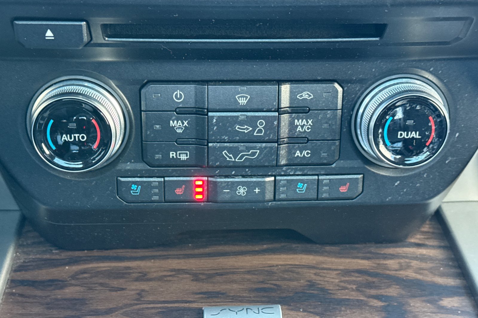 Certified 2018 Ford F150 Lariat w/ Equipment Group 502A Luxury image 16