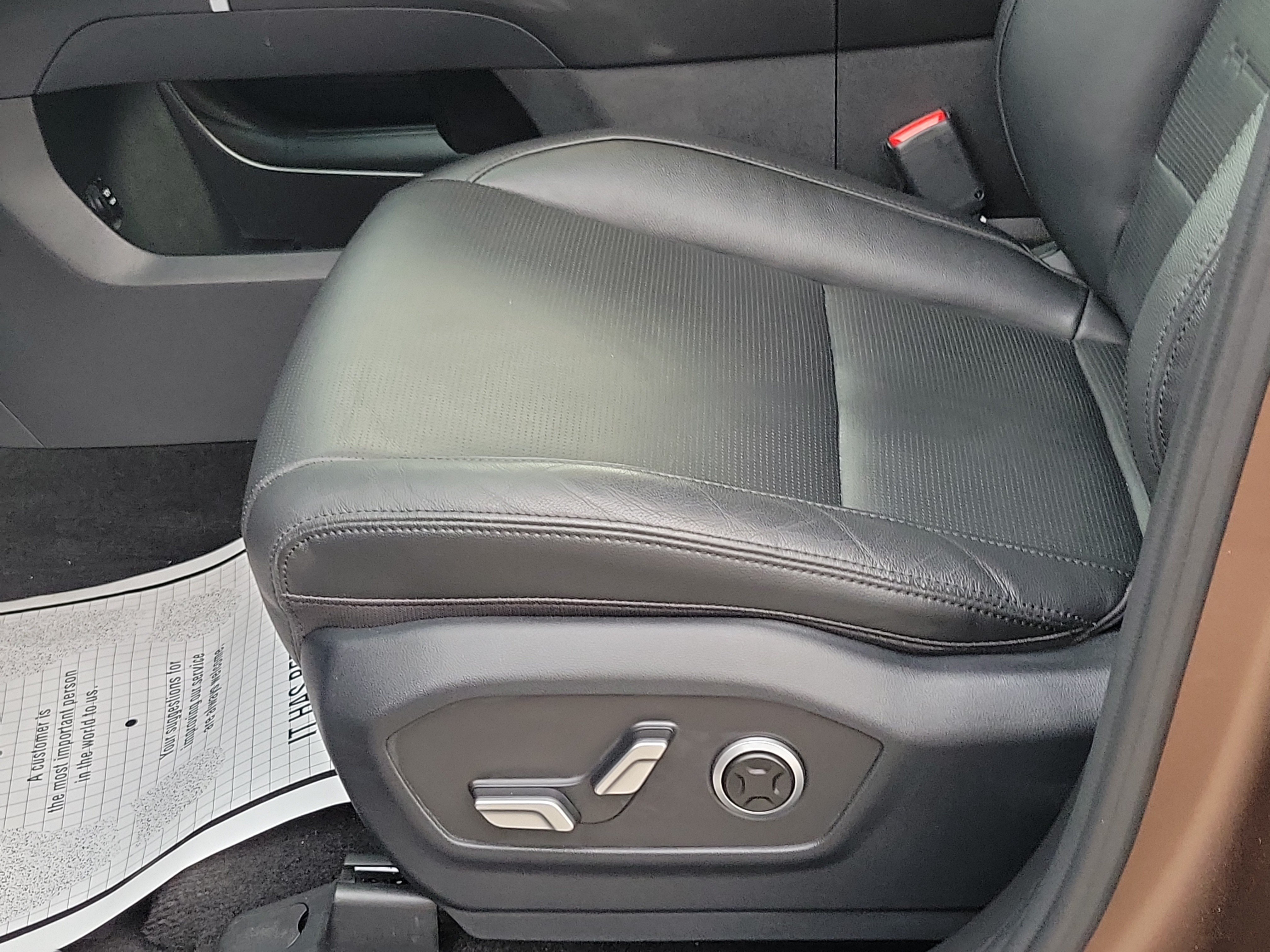 Certified 2025 Hyundai Santa Fe Limited AWD/4WD image 18