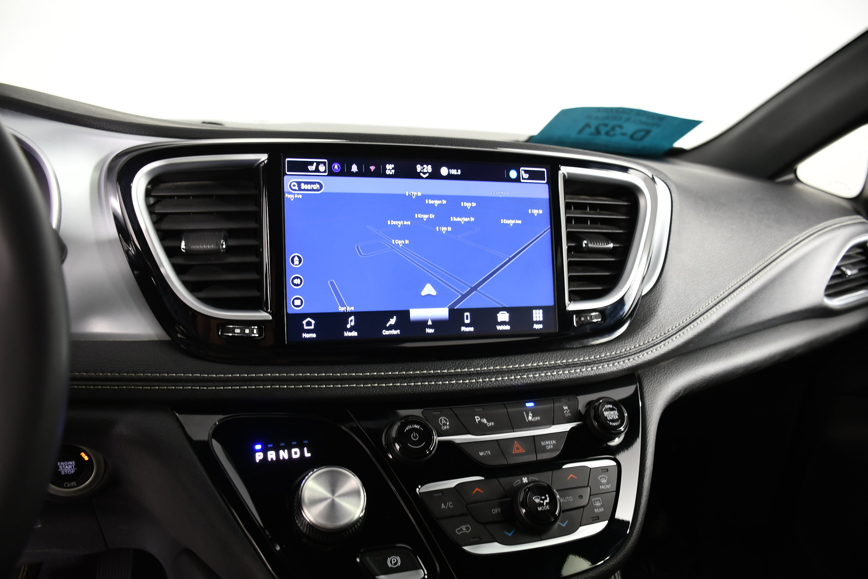 Used 2025 Chrysler Pacifica Limited image 26