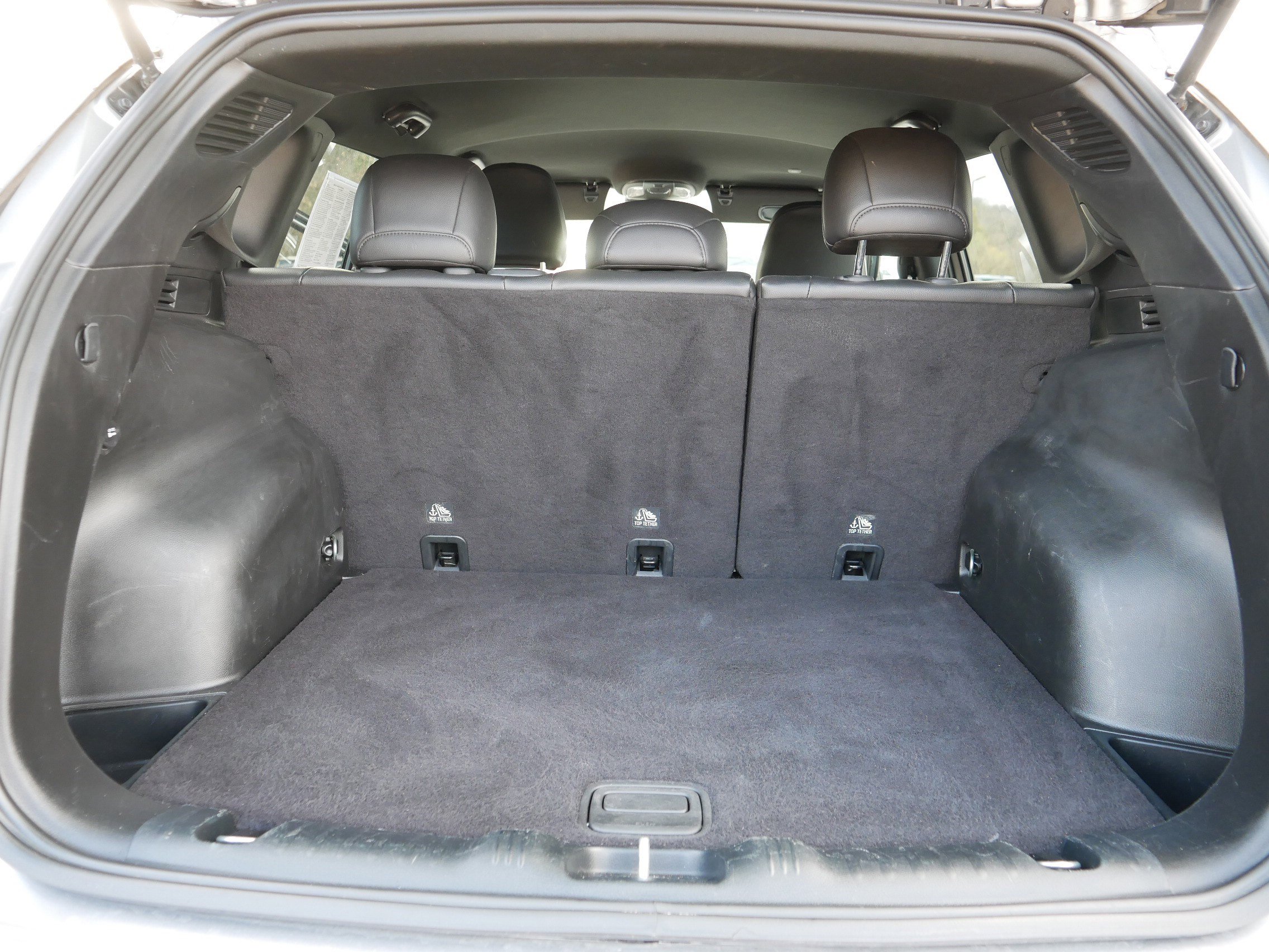 Used 2024 Jeep Compass Limited image 18