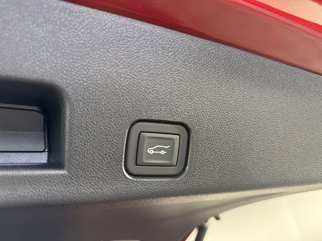 New 2026 Chevrolet Traverse RS w/ LPO, Floor Liner Package AWD/4WD image 42