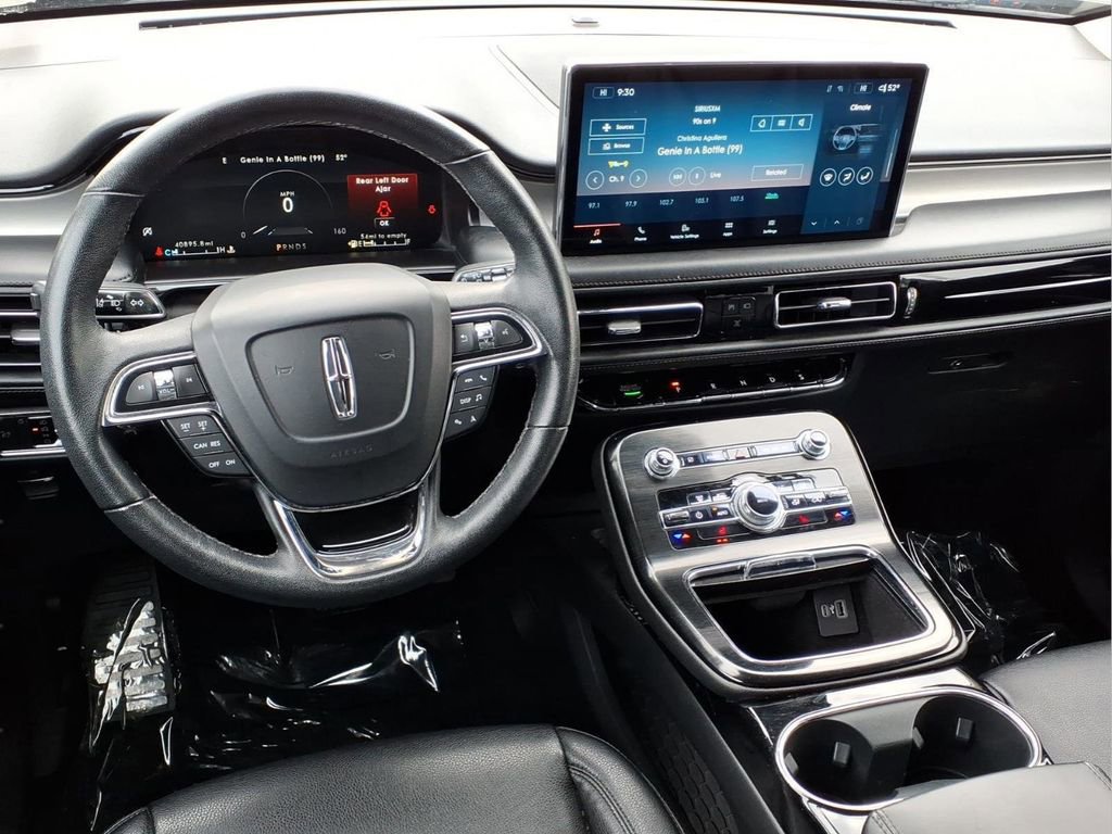 Used 2022 Lincoln Nautilus AWD image 4