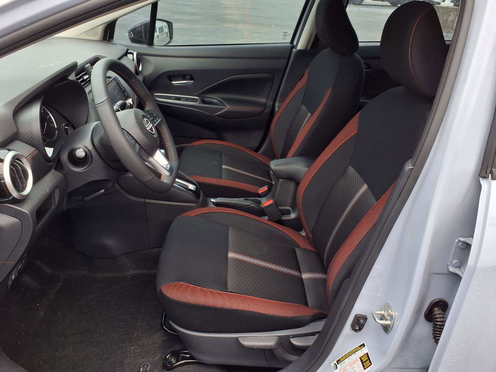 New 2025 Nissan Versa SR w/ Trunk Package image 11