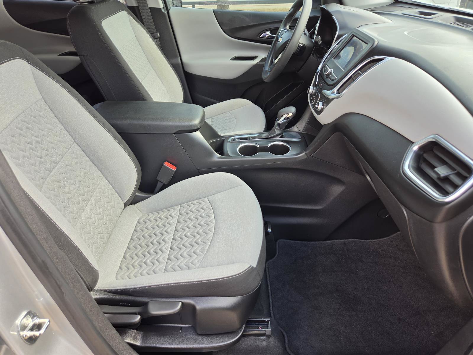 Used 2022 Chevrolet Equinox LS w/ LS Convenience Package FWD image 8