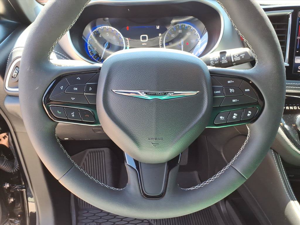 Used 2024 Chrysler Pacifica Limited w/ Uconnect Theater Family Group AWD/4WD image 24
