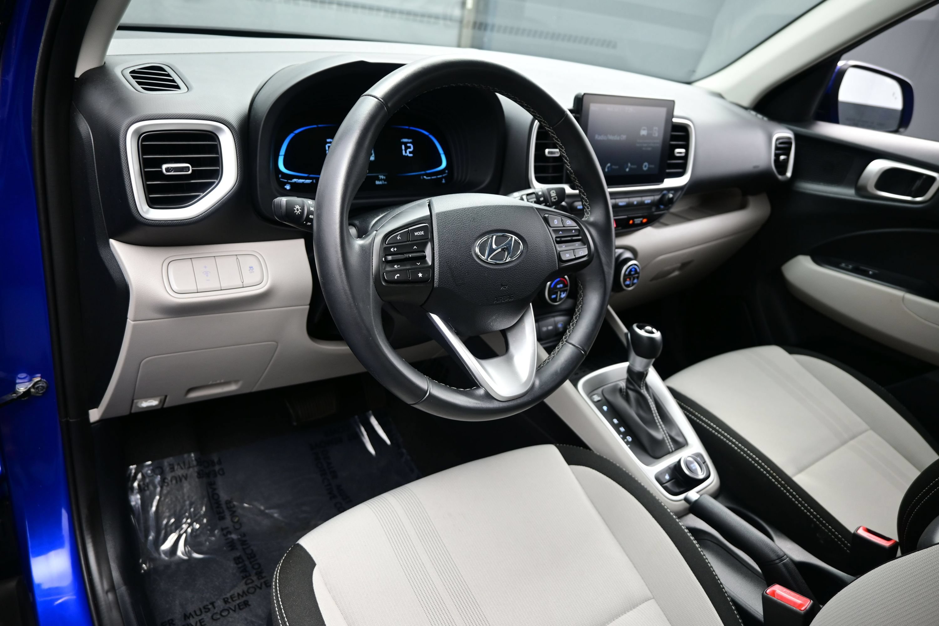 Certified 2026 Hyundai Venue SEL FWD image 12