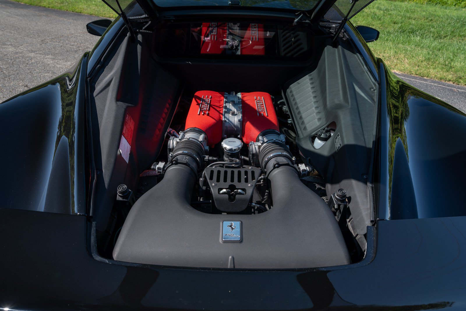 Used 2010 Ferrari 458 Italia Coupe RWD image 12