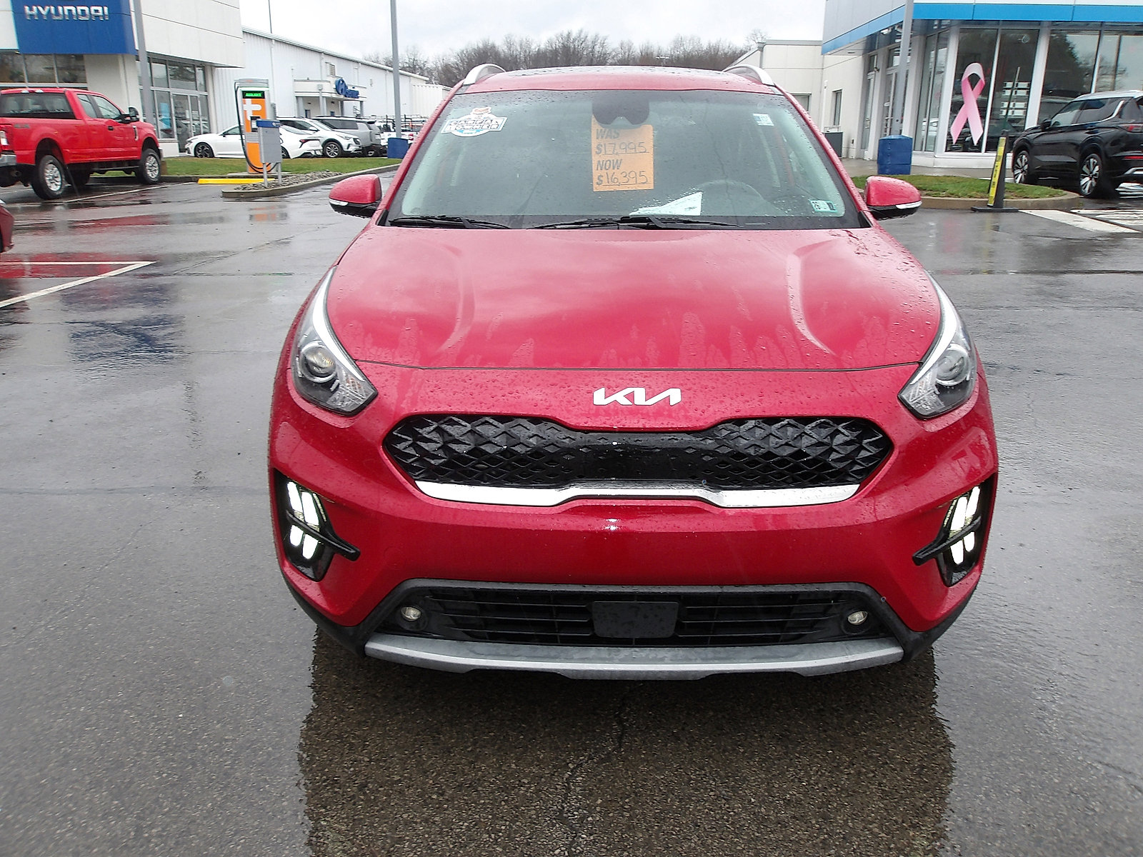 Used 2022 Kia Niro EX Premium FWD image 2