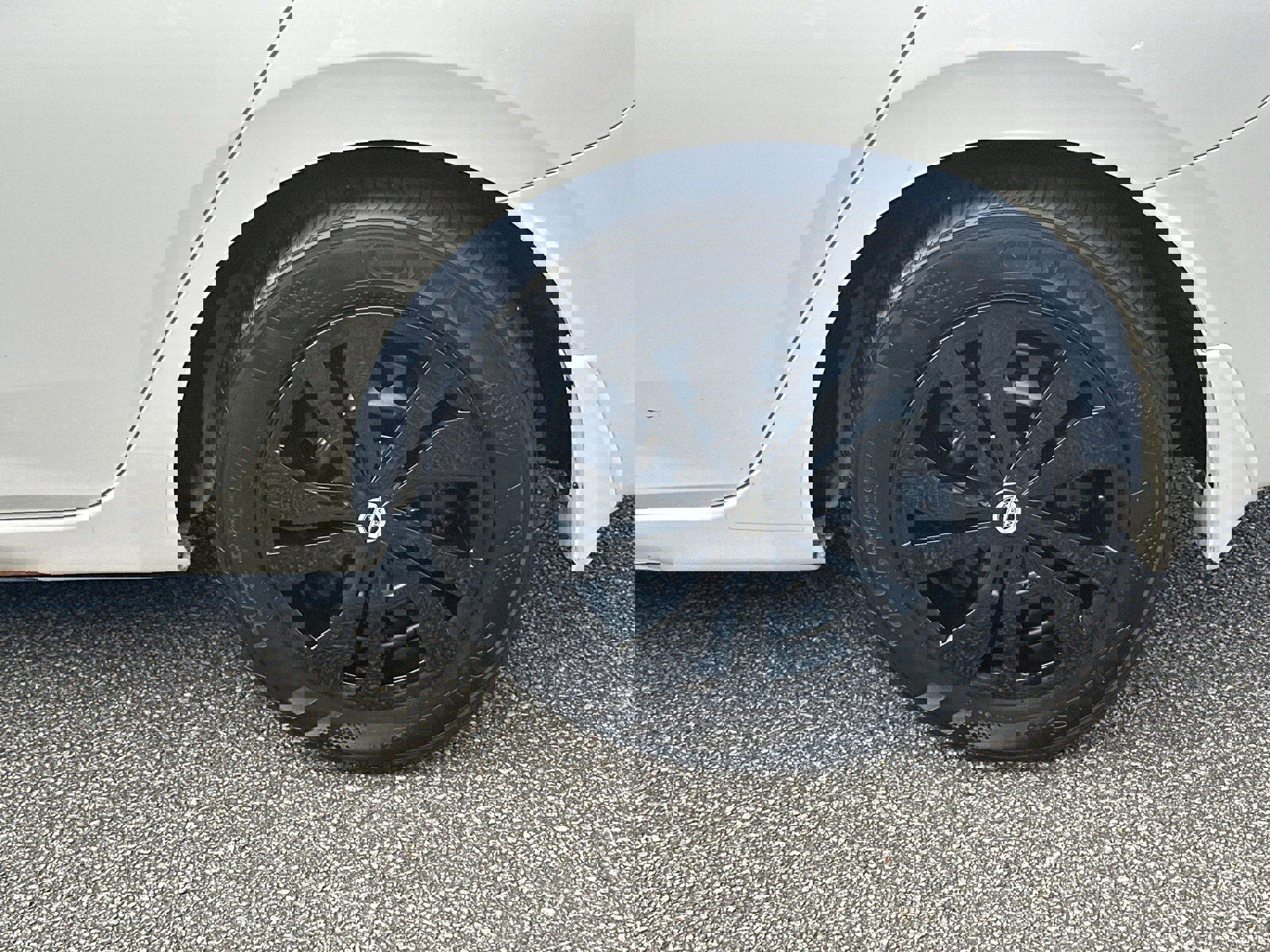 Used 2024 Nissan Versa S w/ Trunk Package image 17