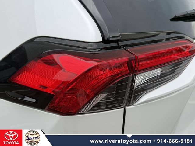 Used 2023 Toyota RAV4 SE w/ SE Grade Weather Package AWD/4WD image 10
