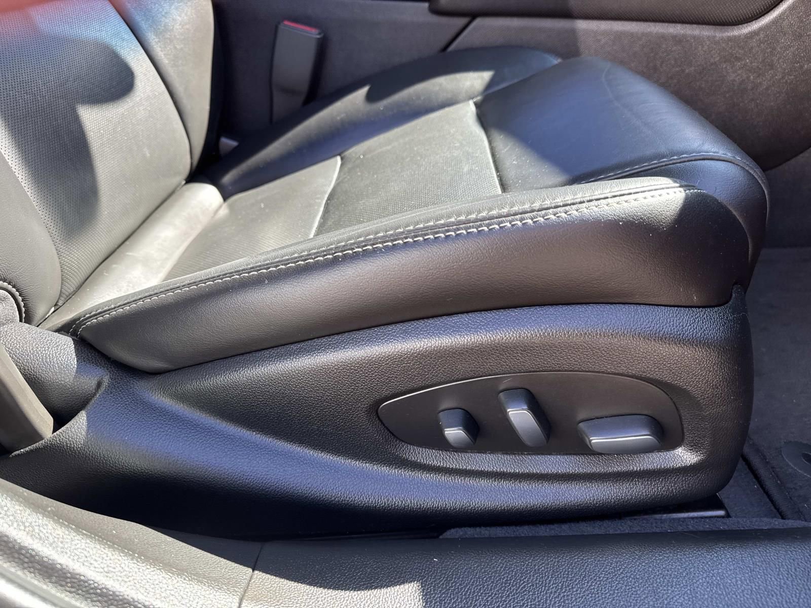 Used 2019 Cadillac XTS Luxury image 13