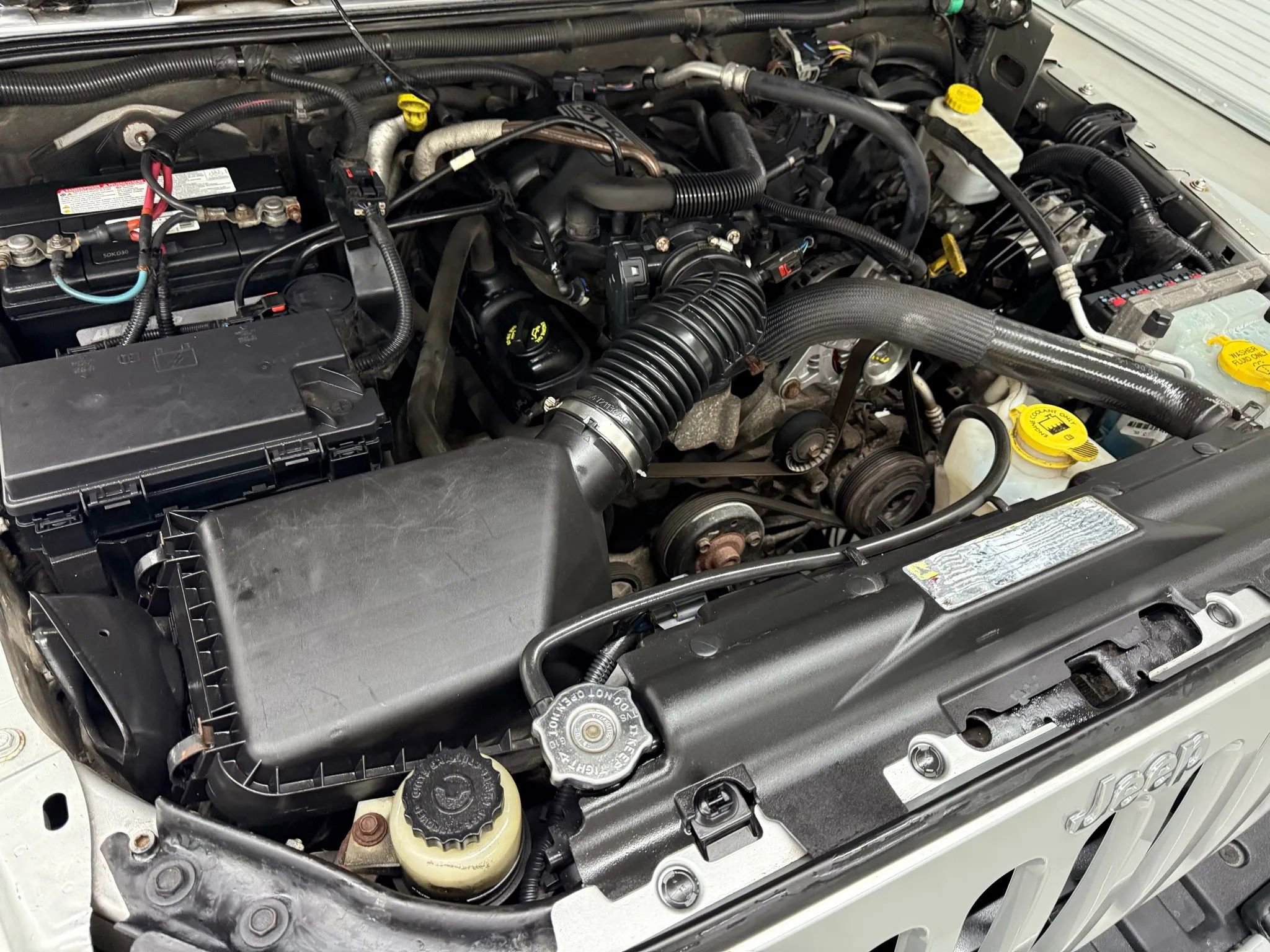 Used 2011 Jeep Wrangler Unlimited Sahara image 35