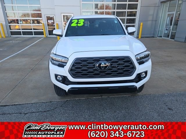 Used 2023 Toyota Tacoma TRD Off-Road image 2