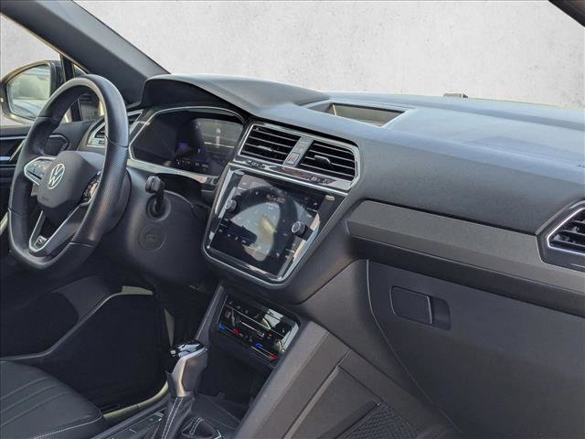 Used 2023 Volkswagen Tiguan SE R-Line image 20