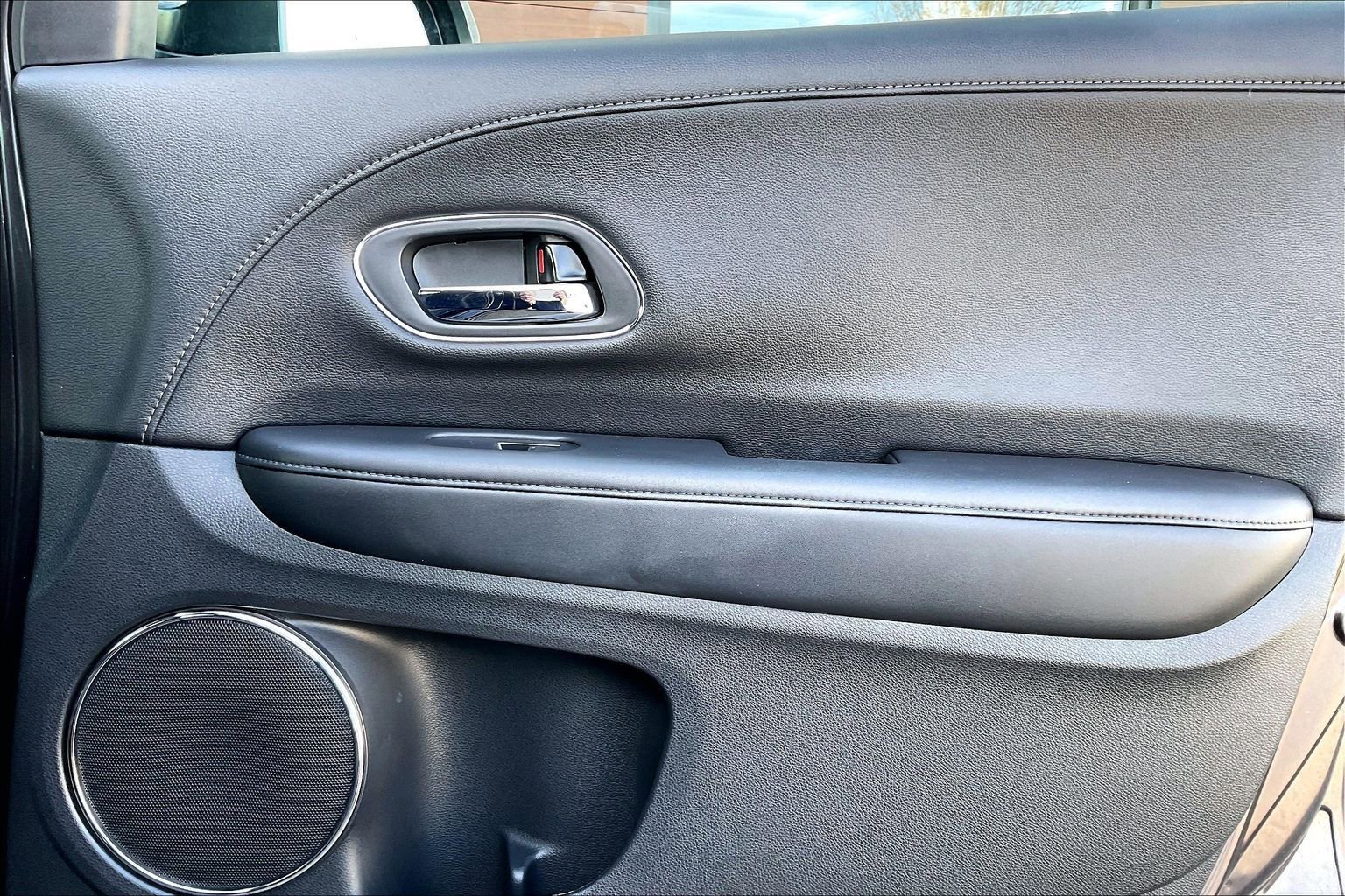 Used 2018 Honda HR-V EX-L image 21