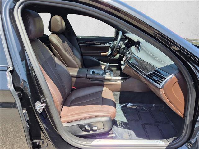 Used 2019 BMW 740i w/ M Sport Package RWD image 22