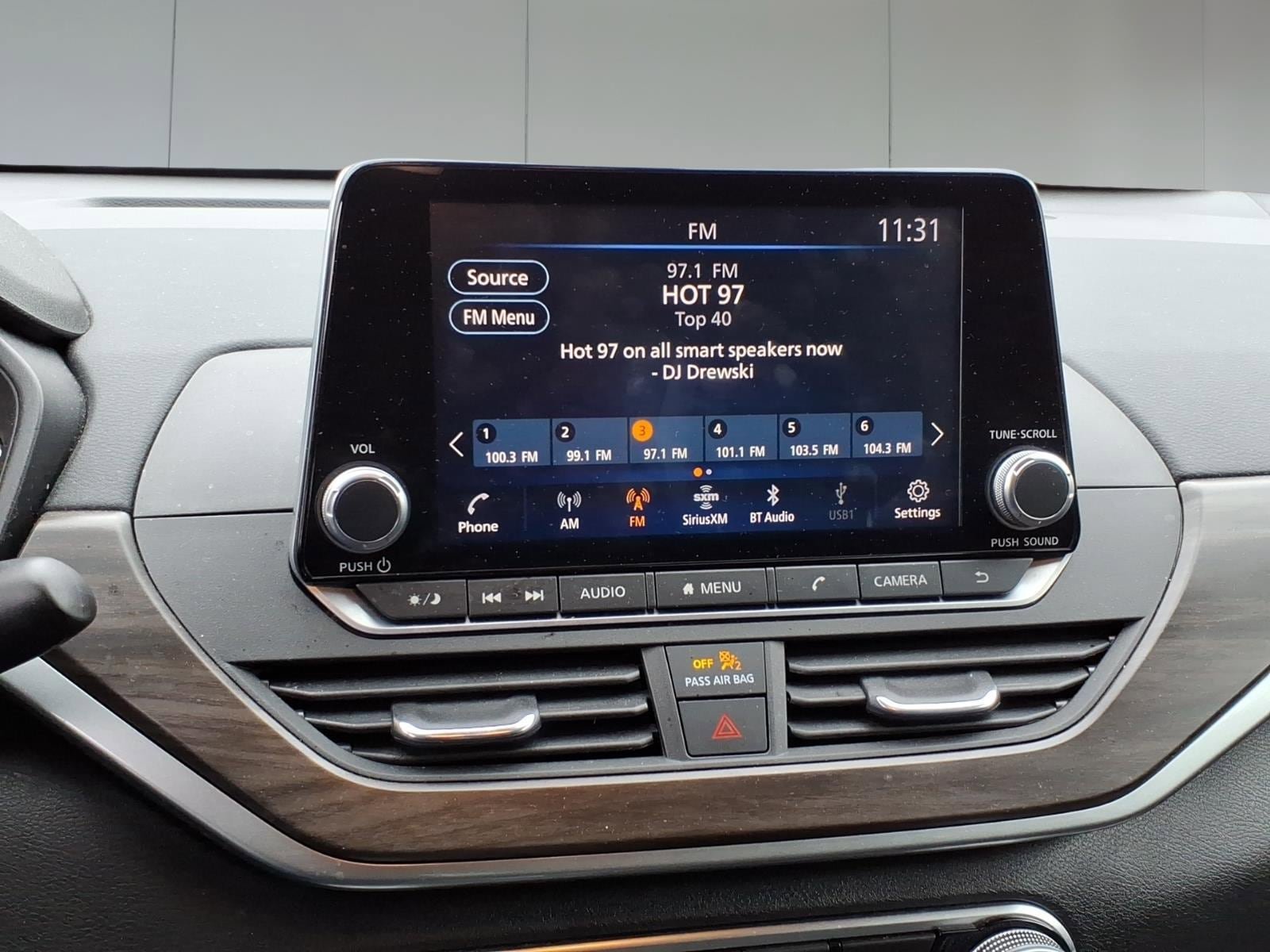 Used 2023 Nissan Altima 2.5 SV AWD/4WD image 15