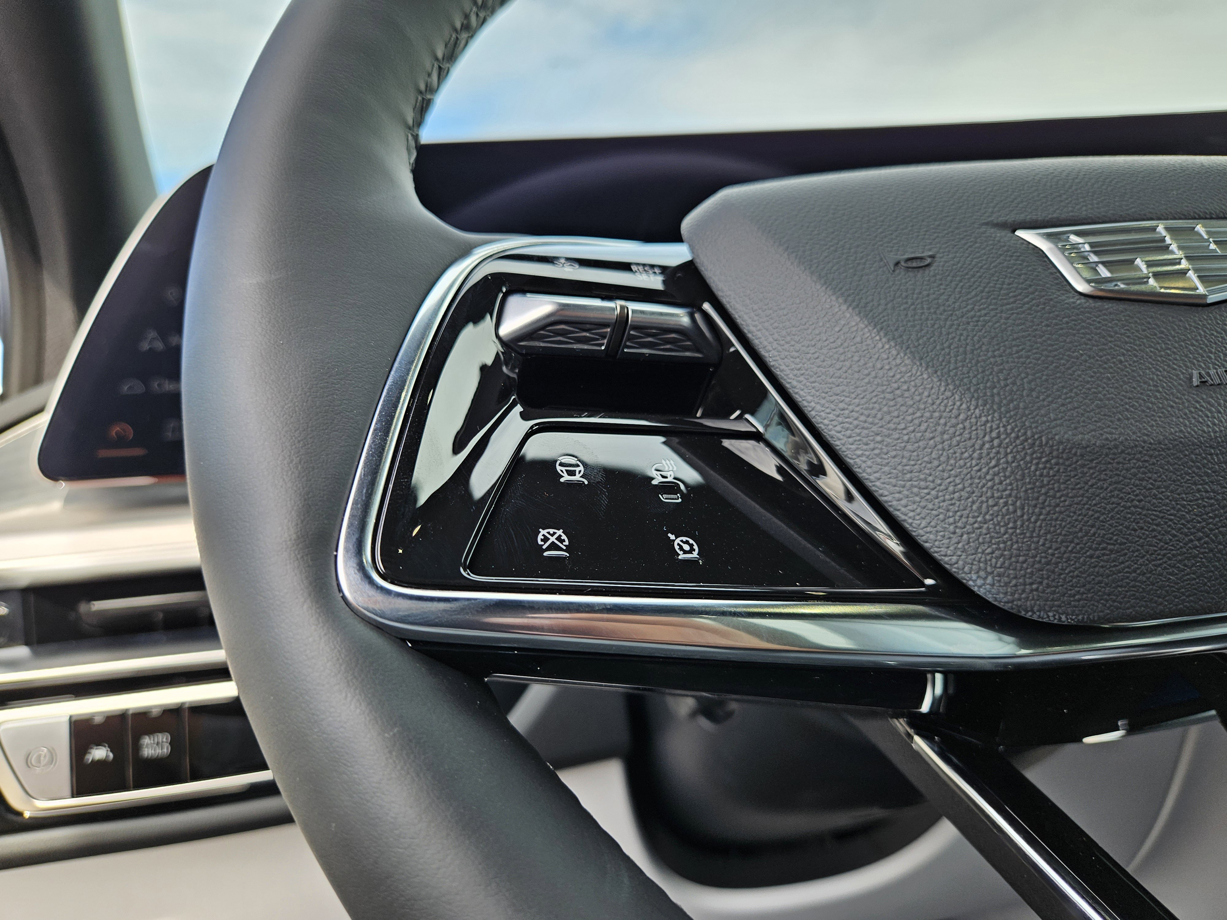 New 2025 Cadillac Lyriq Sport image 33