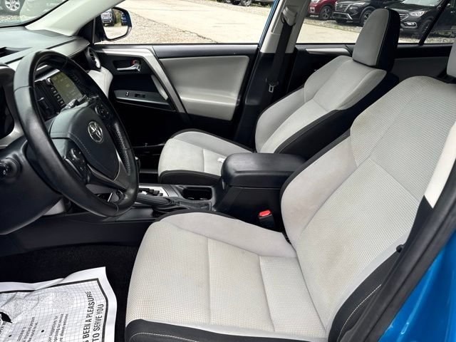 Used 2018 Toyota RAV4 XLE w/ Convenience Package AWD/4WD image 9