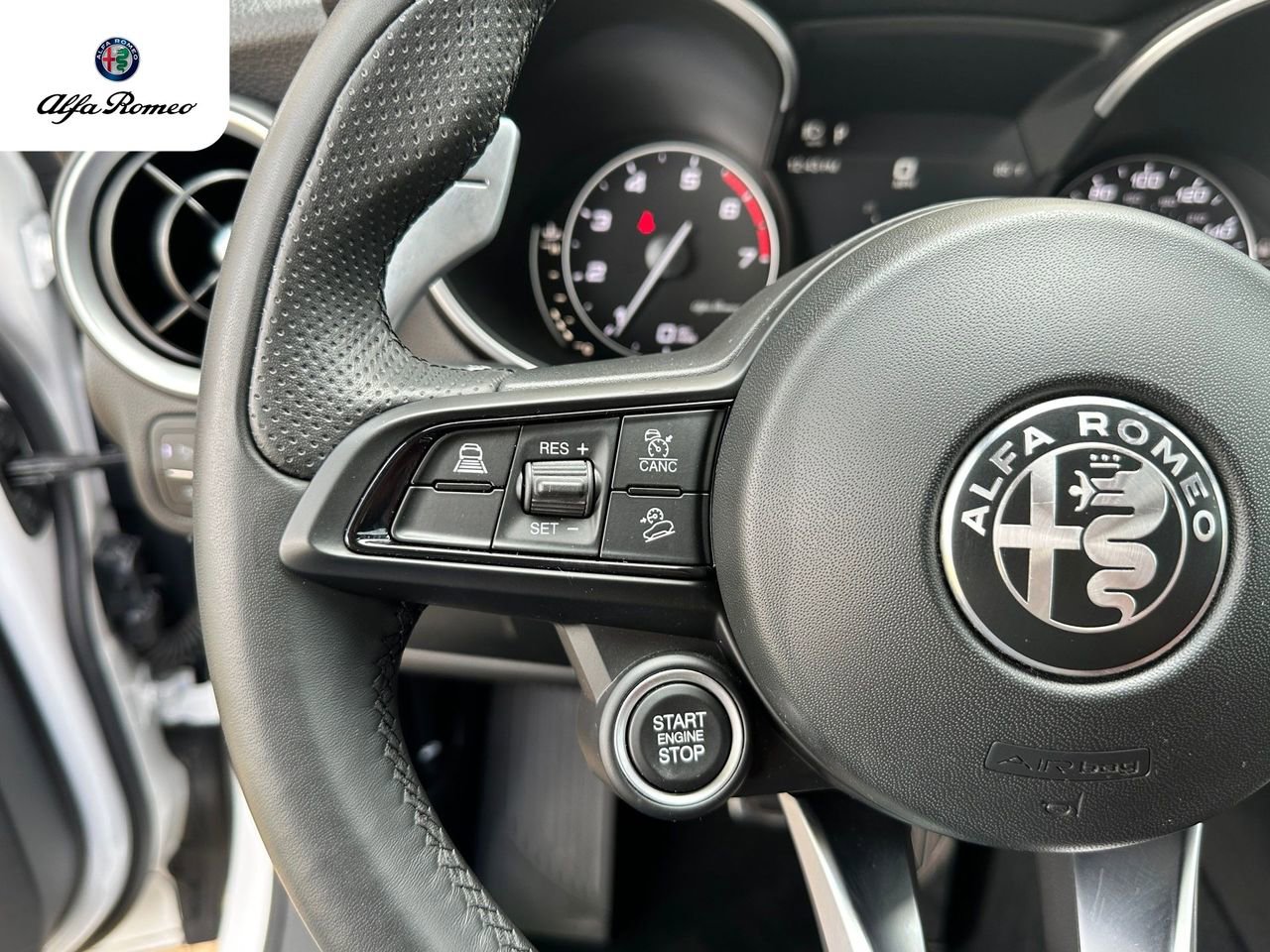 Used 2023 Alfa Romeo Stelvio Sprint image 16