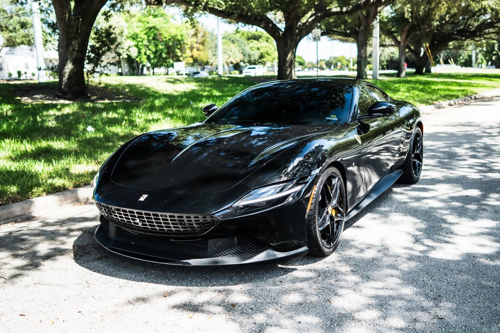 Used 2024 Ferrari Roma RWD image 2