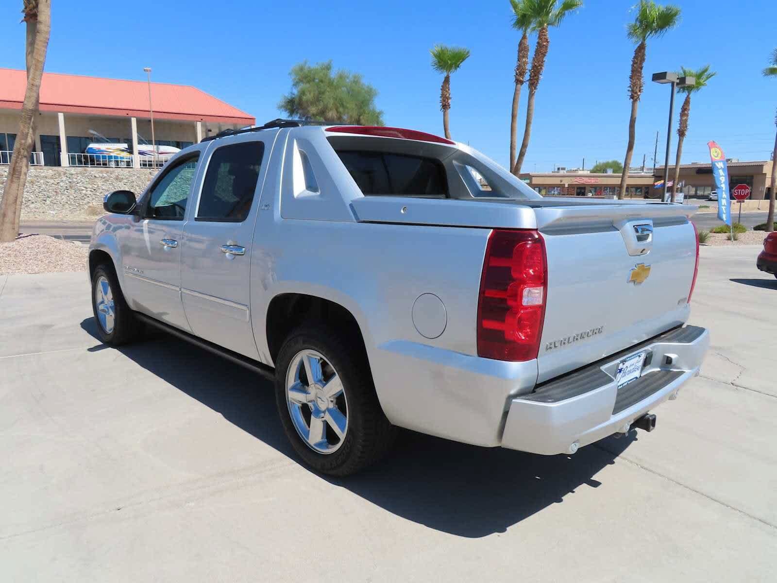 Used 2012 Chevrolet Avalanche LTZ AWD/4WD image 7