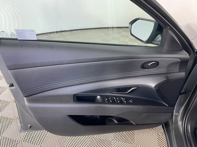Used 2025 Hyundai Elantra Sport FWD image 15