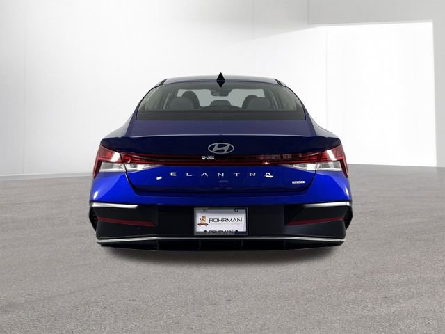 Used 2025 Hyundai Elantra Limited FWD image 15