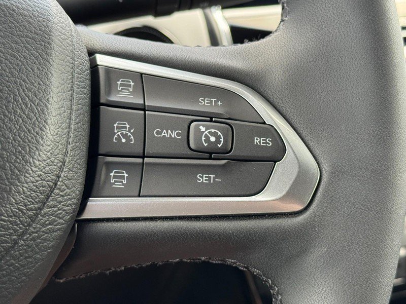 Used 2023 Jeep Compass Limited w/ Elite Group AWD/4WD image 18