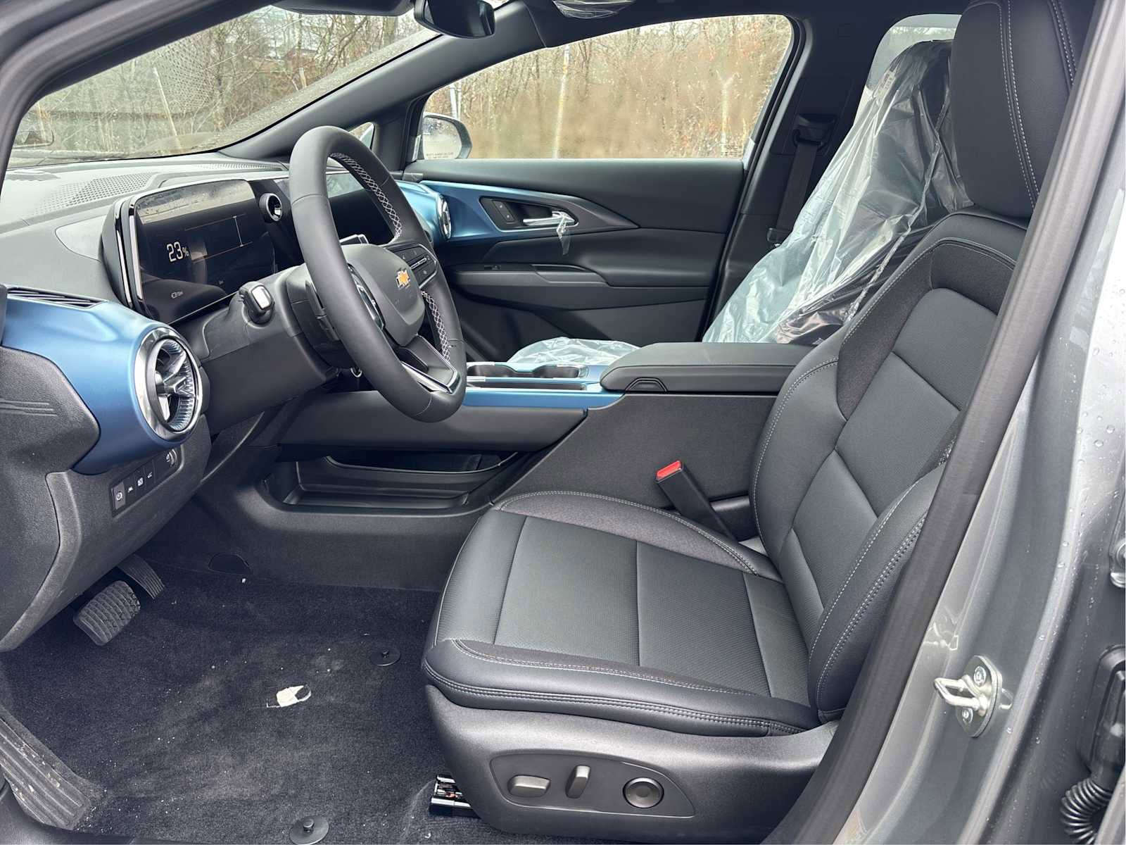 New 2026 Chevrolet Equinox EV LT image 10