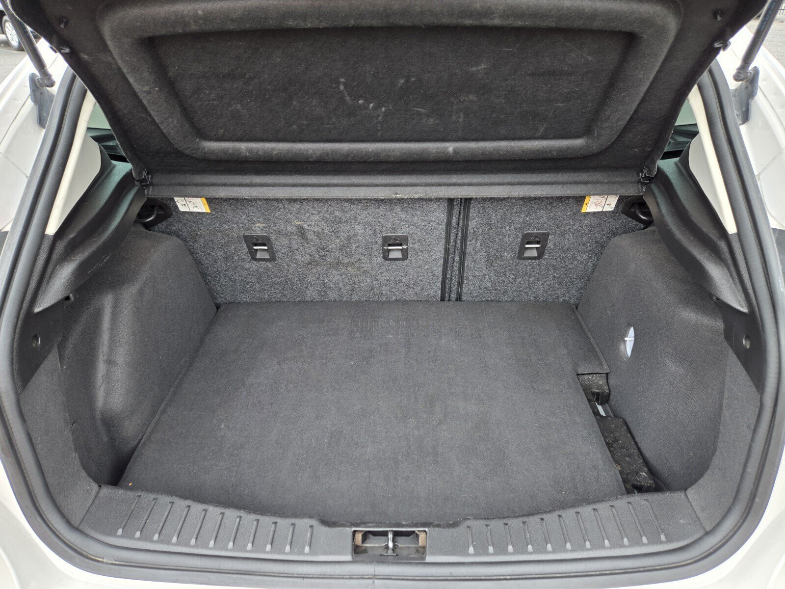 Used 2015 Ford Focus Titanium w/ Titanium Cold Weather Package FWD image 10