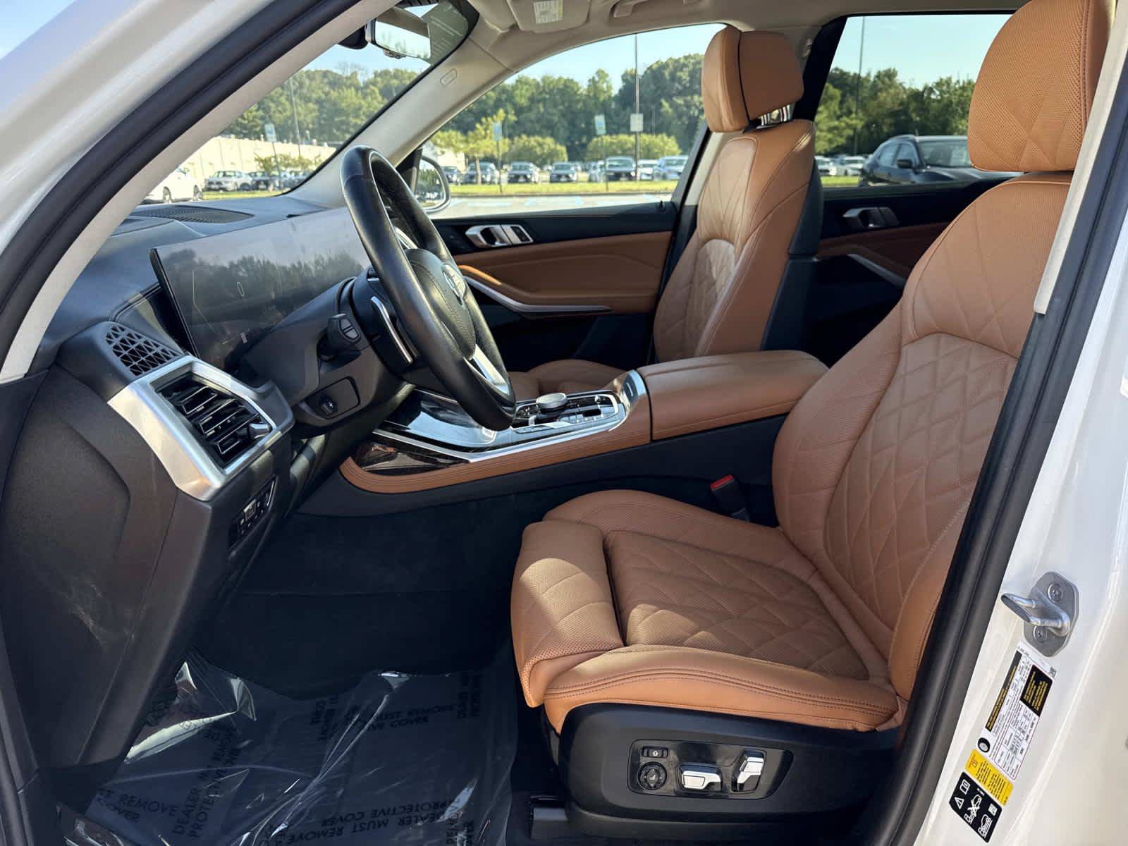 Used 2023 BMW X7 xDrive40i w/ Premium Package AWD/4WD image 14