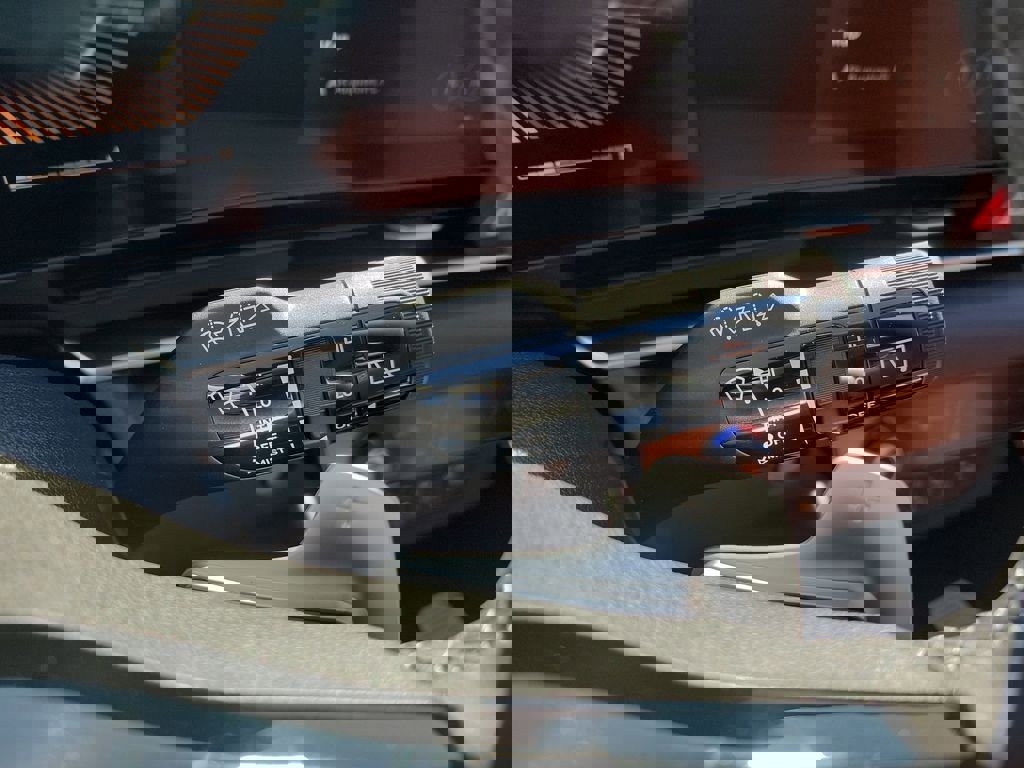 New 2026 Kia Carnival EX FWD image 30