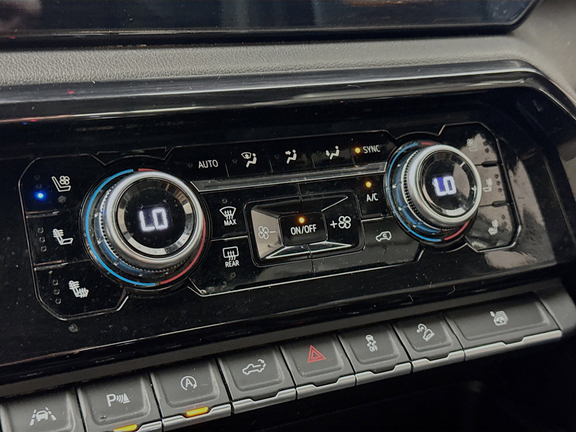 Used 2023 GMC Sierra 1500 AT4 w/ AT4 Premium Package image 15