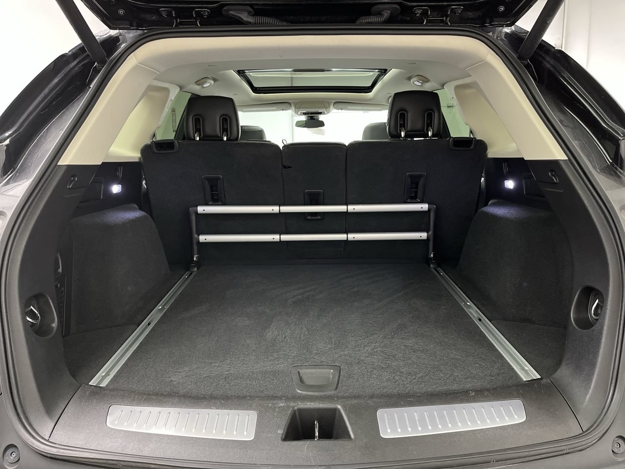Certified 2018 Cadillac XT5 Premium Luxury AWD/4WD image 34