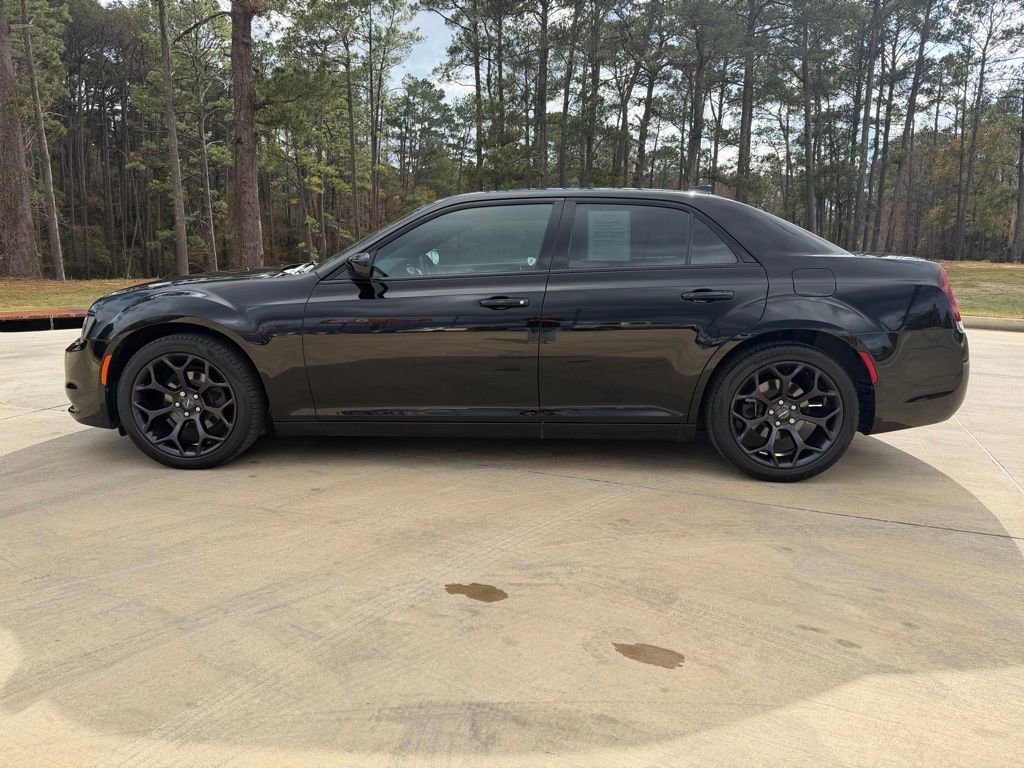 Used 2019 Chrysler 300 S image 2