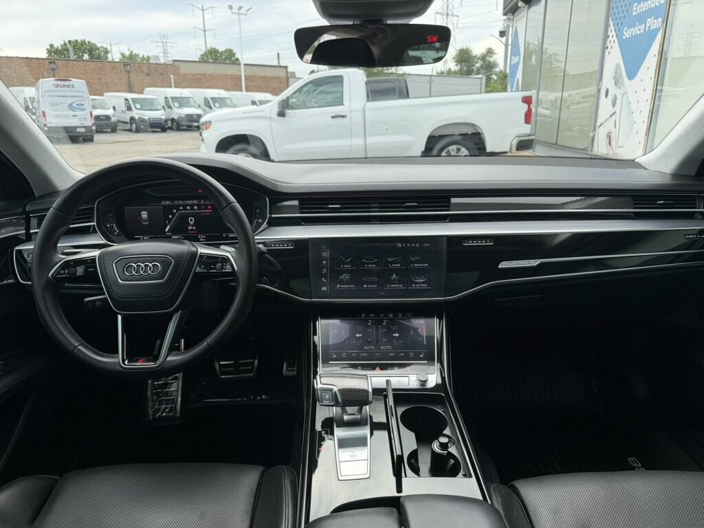 Used 2022 Audi S8 w/ S8 Comfort Plus Package AWD/4WD image 29