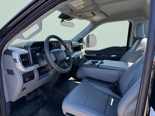 New 2025 Ford F250 XL w/ XL Chrome Package AWD/4WD image 4