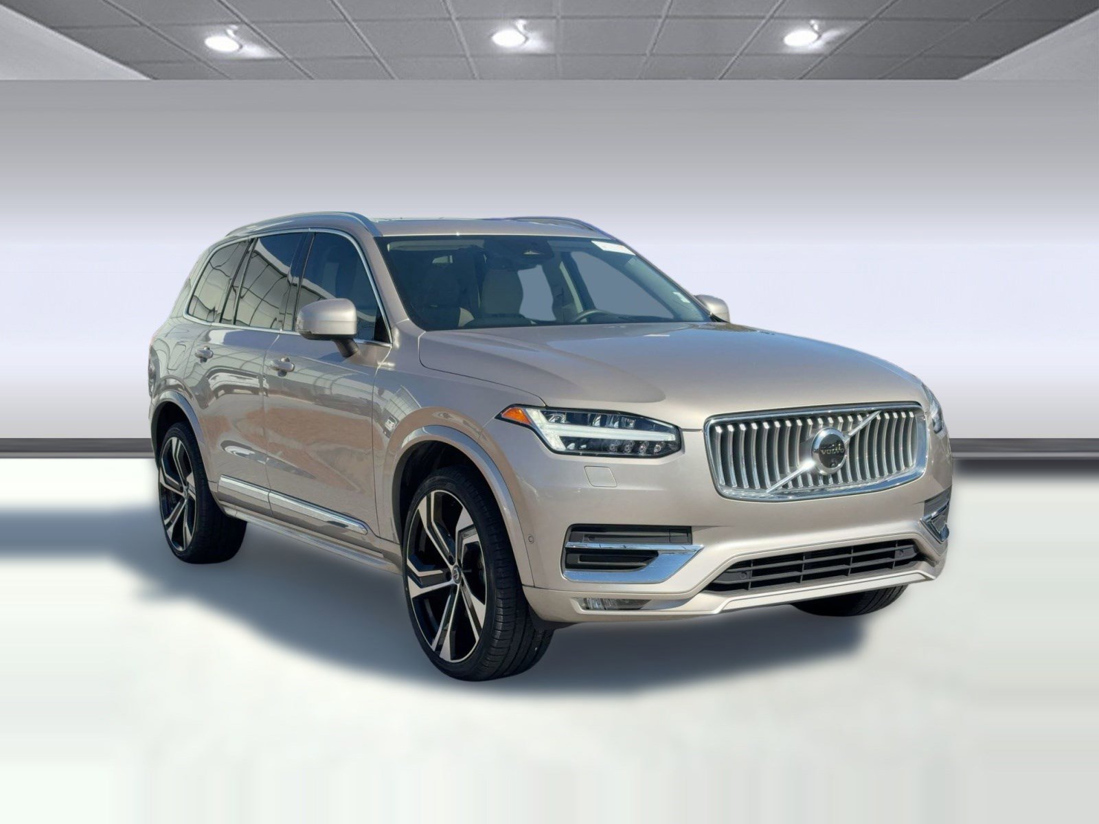 Certified 2024 Volvo XC90 B6 Ultimate w/ Protection Package Premier image 6