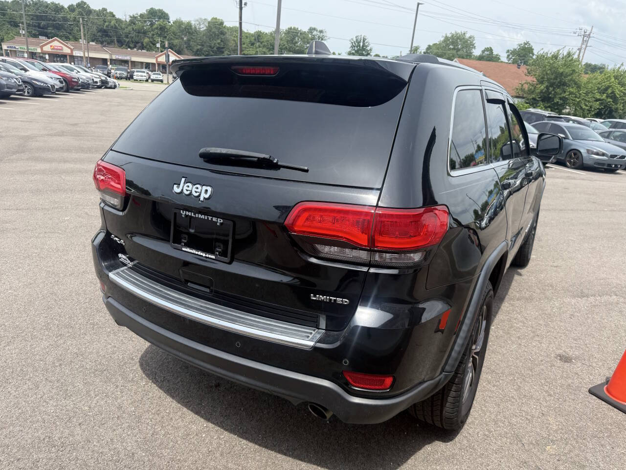 Used 2019 Jeep Grand Cherokee Limited AWD/4WD image 7