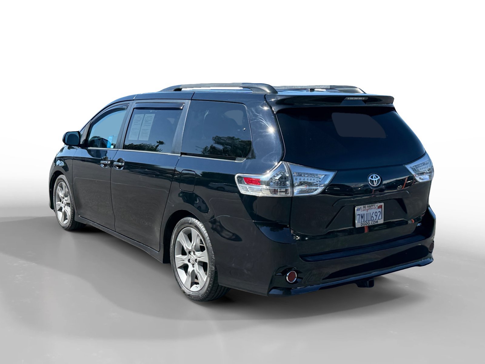 Used 2015 Toyota Sienna SE w/ SE Preferred Package FWD image 3