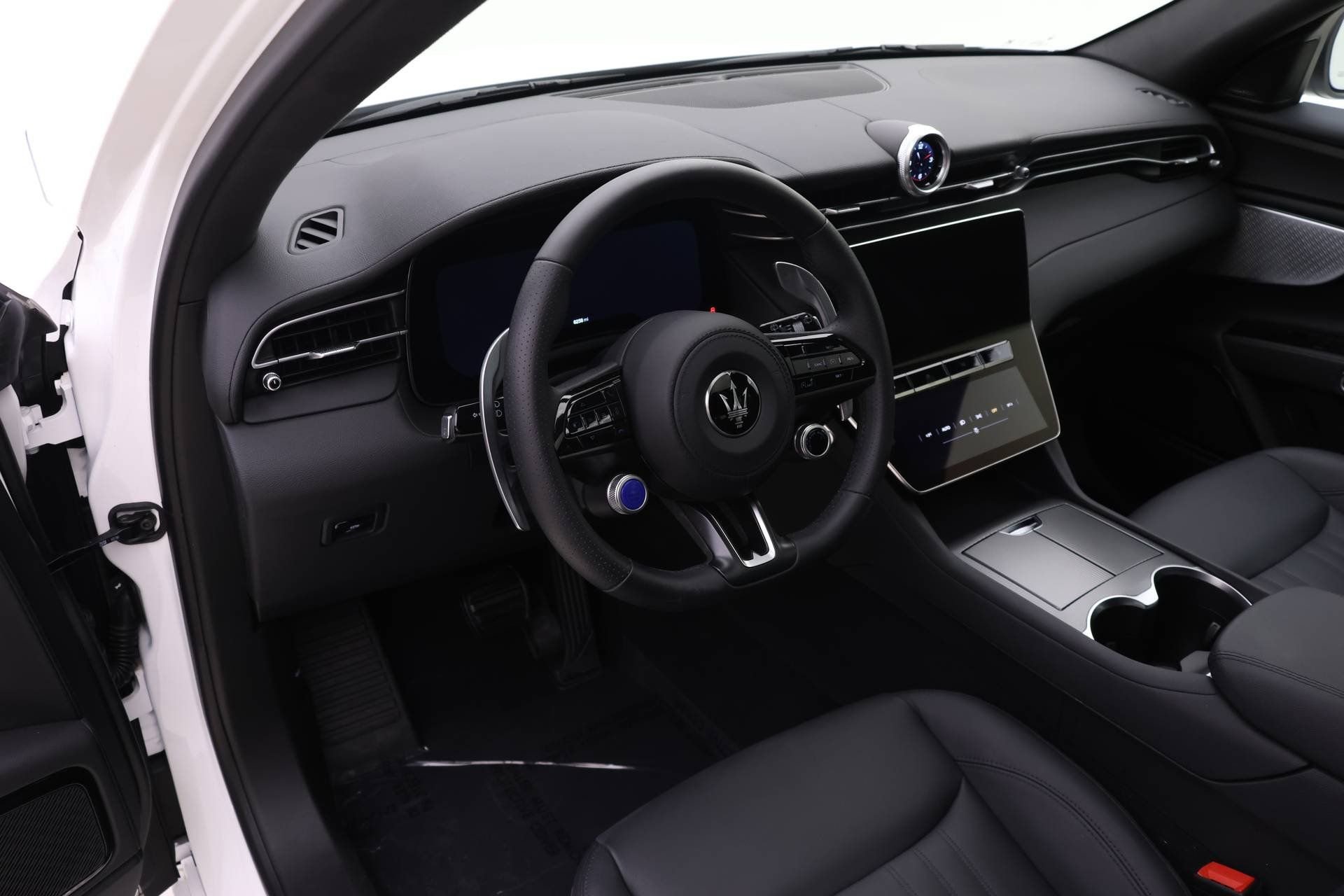 New 2024 Maserati Grecale GT image 6